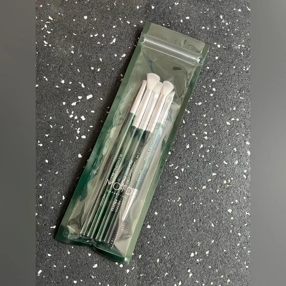 MOTD COSMETICS | Eyebrush Set - Picture 4 of 5